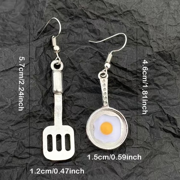 NWT fried egg 🍳 earrings - Picture 4 of 4